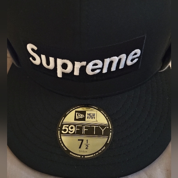 NWT Supreme Box Logo Black Earflap Fitted Hat Size 7 1/2 - Picture 4 of 16